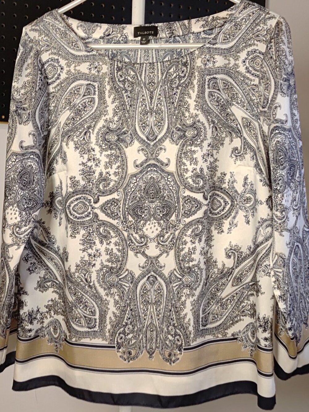 Talbots long sleeve top size 10 back and white and tan floral patterns boxy cut
